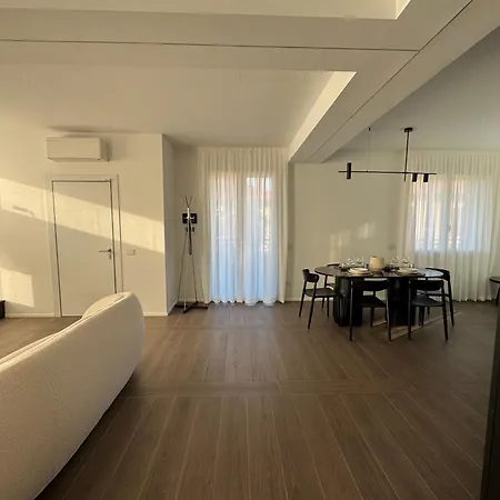 White House Diamond Apartman *