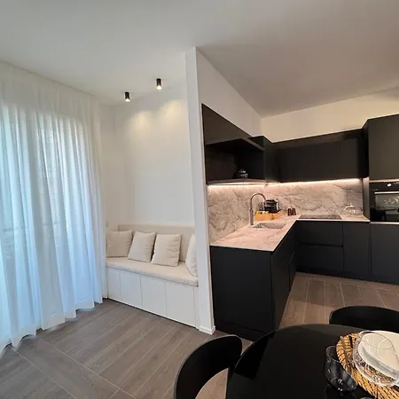White House Diamond Apartman